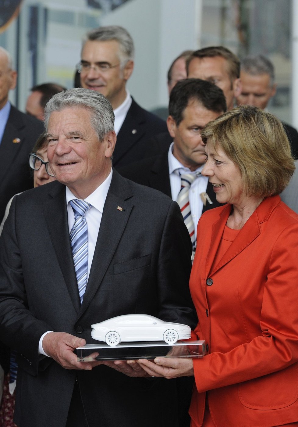Joachim Gauck se svou životní partnerkou Danielou Schadt