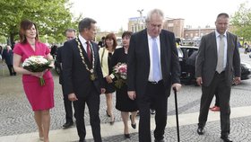 Hejtman Rozbořil s Milošem Zemanem při návštěvě prezidenta v Olomouckém kraji