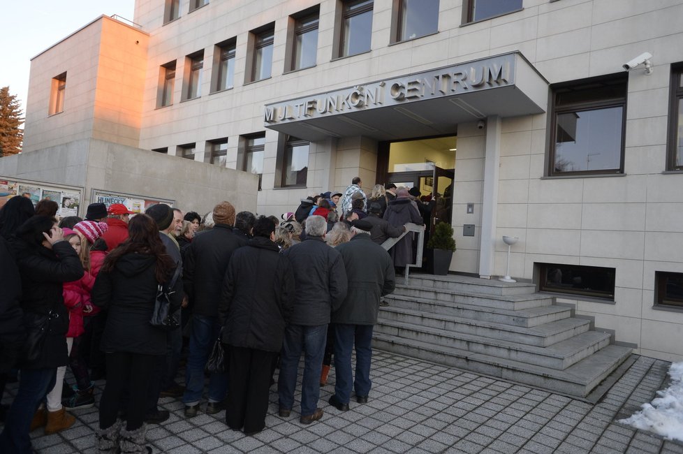Prezident Zeman zavítal do Hlinska a občané zaplnili Multifunkční centrum