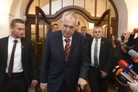 Zeman ve Sněmovně kvůli rozpočtu: „Plýtvání pokračuje.“ Přehlédl Kalouska, koho chválil?