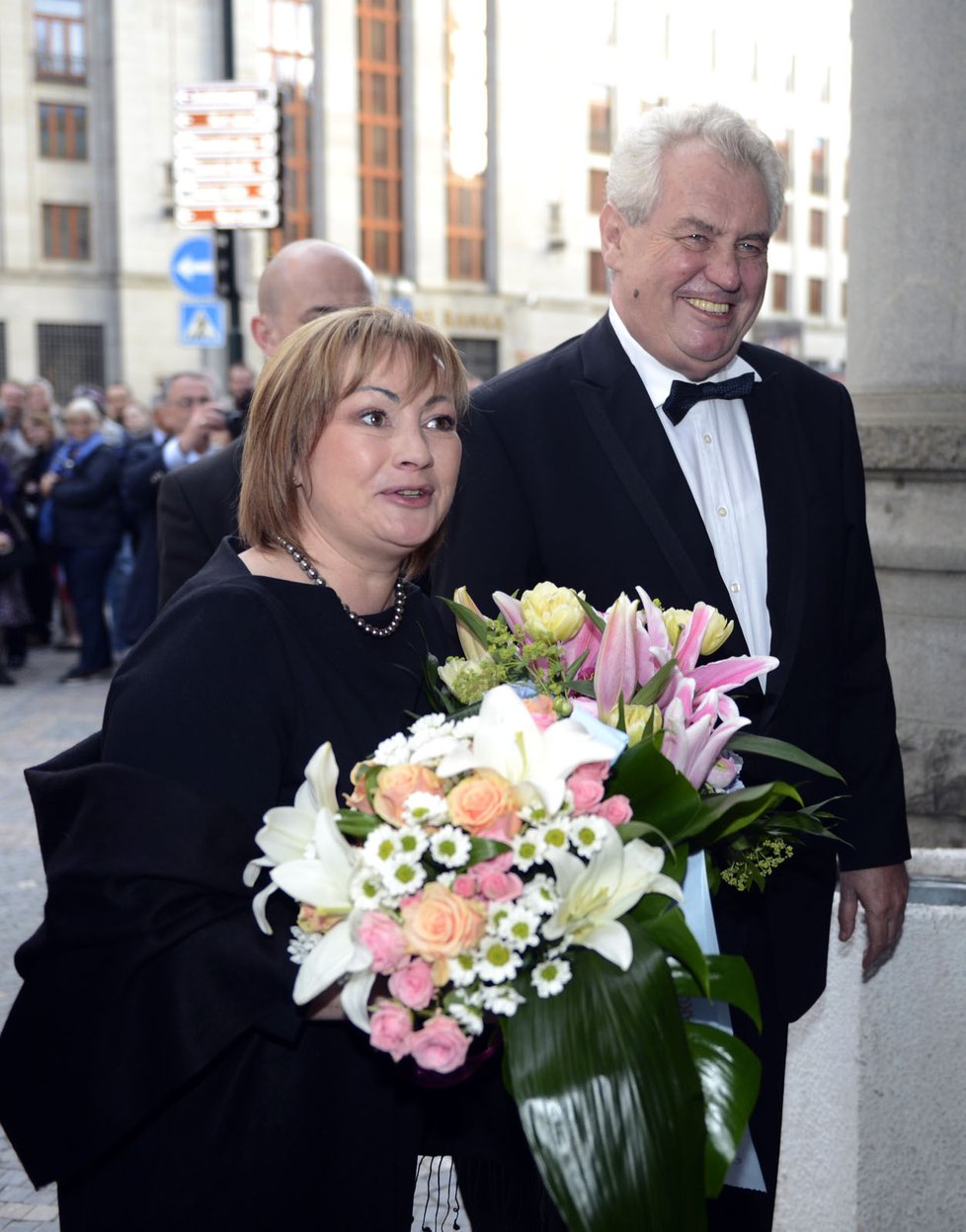 2013: Miloš Zeman byl na slavnostním zahájení Pražského jara opět ve formě! A s manželkou Ivanou po boku