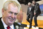 Miloš Zeman měl po proslovu na sjezdu ČSSD opět problém se schody