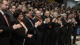 Za svá slova o tom, že si jako občan přeje vítězství ČSSD, sklidil Zeman potlesk vestoje