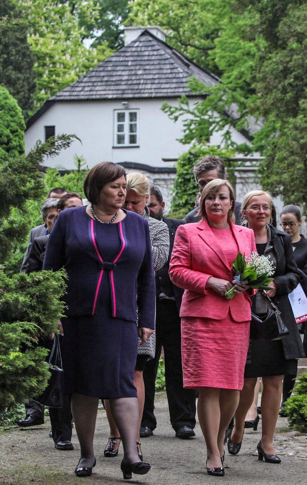 Květen 2013: Zemanovi zavítali do Polska, první dáma Ivana oblékla lososový kostýmek