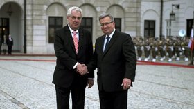 Polský prezident Komorowski přivítal Miloše Zemana na jeho první státní návštěvě ve Varšavě