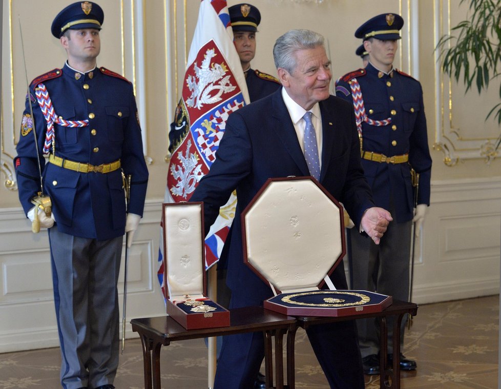 Joachim Gauck dostal na Pražském hradě Řád Bílého lva I. třídy