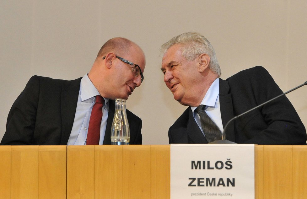 Prezident Miloš Zeman a premiér Bohuslav Sobotka na sněmu Svazu průmyslu a dopravy v ČR v Brně