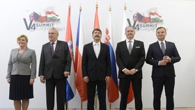 Miloš Zeman v Maďarsku na setkání prezidentů V4 s chorvatskou prezidentkou