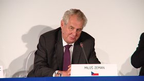 Prezident Miloš Zeman na tiskovce na konci summitu V4 v Maďarsku