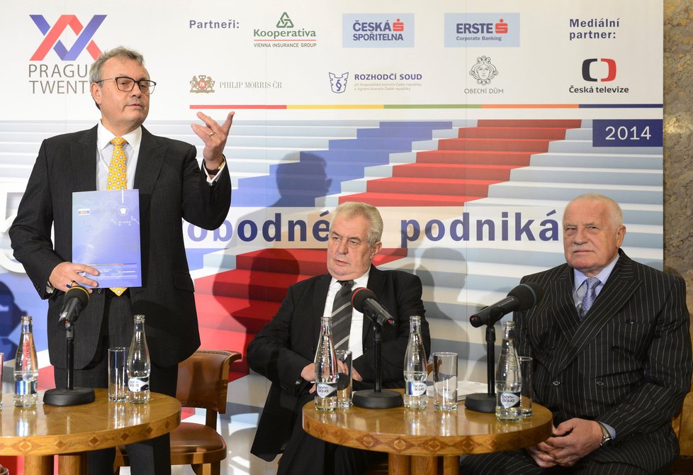 Vladimír Dlouhý moderoval ekonomickou konferenci, na kterou dorazili i Zeman s Klausem