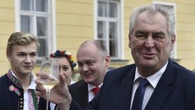 Prezident Miloš Zeman při návštěvě Střední školy vinařské ve Valticích