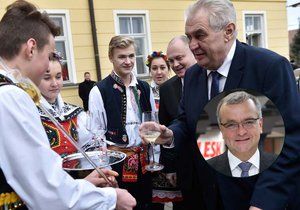 Miroslav Kalousek se vysmál aférce s připravenými otázkami pro Zemana na vinařské škole.