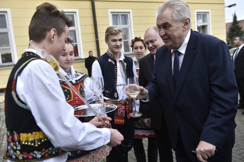 Prezident Miloš Zeman při návštěvě Střední školy vinařské ve Valticích