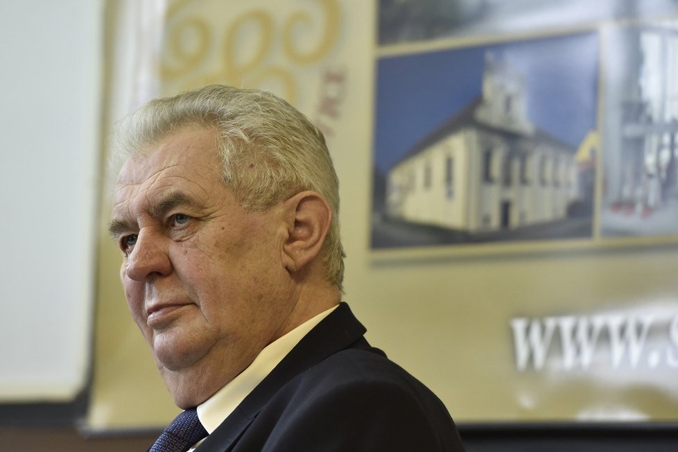 Prezident Miloš Zeman při návštěvě Střední školy vinařské ve Valticích