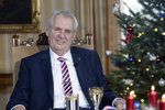 Zeman přednesl své poslední vánoční poselství: Rýpl si do Sobotky a kvót.