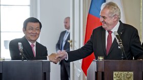 Miloš Zeman s vietnamským prezidentem Truong Tan Sangem
