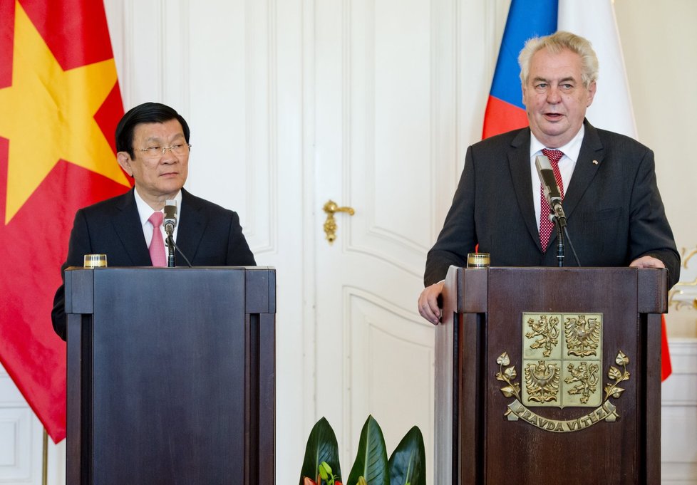 Miloš Zeman s vietnamským prezidentem Truong Tan Sangem