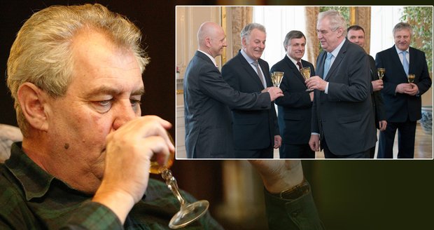 Miloš Zeman dobré víno rád. Na Hradě si dnes připil s nejlepšími českými vinaři za rok 2013