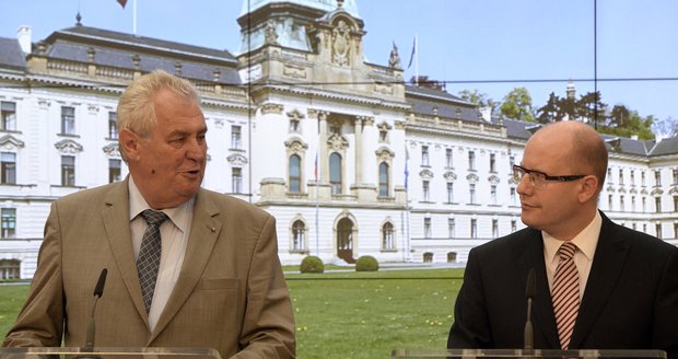 Miloš Zeman navštívil ve Strakově akademii jednání vlády