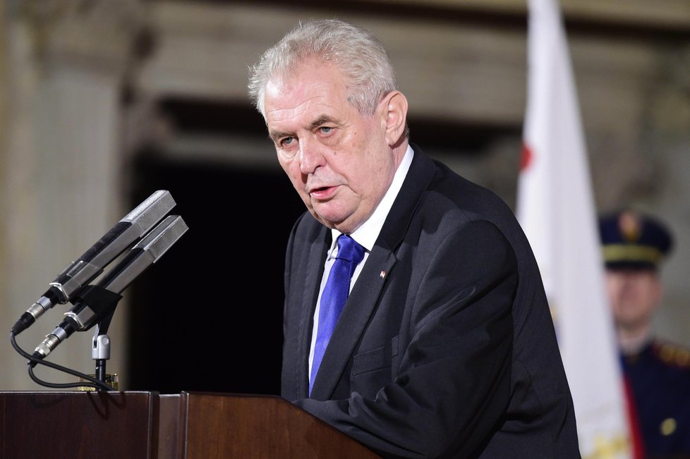 Prezident Miloš Zeman hovoří při příležitosti svátku Dne vzniku samostatného československého státu na Pražském hradě, kde uděloval 28. října státní vyznamenání.