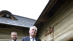 Miloš Zeman v rámci své obhlídky Zlínského kraje navštívil skanzen v Modré