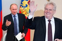 Zeman podlehl tlaku a ustoupil, říká politolog o vojenské přehlídce v Moskvě