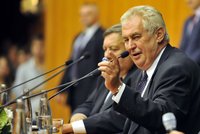 Zeman: Dopis s bílým práškem psal obecní blázen. Byl ve jménu Islámského státu