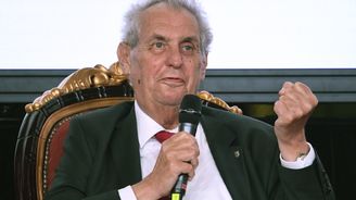 Babiše jmenuji premiérem znovu, ať už referendum ČSSD dopadne jakkoliv, řekl Zeman