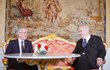 Rakouského prezidenta Van Der Bellena přijal Miloš Zeman na Pražském hradě v červnu 2017