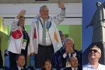 Miloš a Ivana Zemanovi mávají českým sportovcům během slavnostního zahájení OH v Riu de Janeiro. K soše Krista Vykupitele doprovodila prezidenta ministryně Šlechtová.