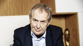 Zeman dál naznačuje kandidaturu. Babiše by nepotěšil, Pavla by čekaly tvrdé debaty Zeman dál naznačuje kandidaturu. Babiše by nepotěšil, Pavla by čekaly tvrdé debaty