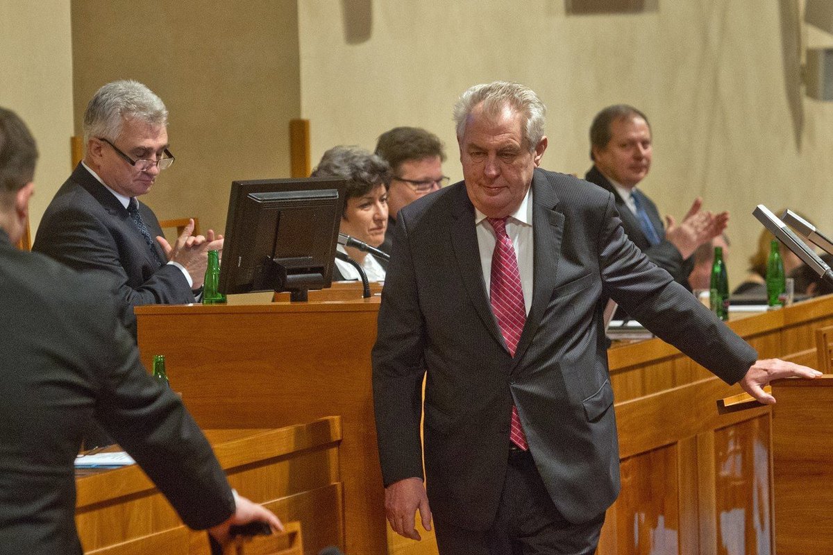 Miloš Zeman v Senátu v roce 2013