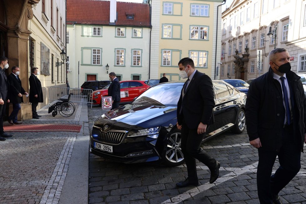 Příjezd prezidenta Miloše Zemana do Sněmovny (18.2.2022)