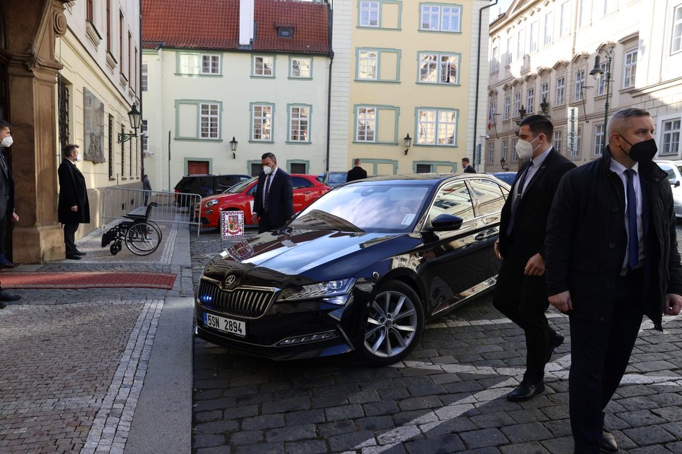 Příjezd prezidenta Miloše Zemana do Sněmovny (18.2.2022)