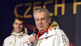 Zeman vtipkoval, že chce být maskotem českého týmu.