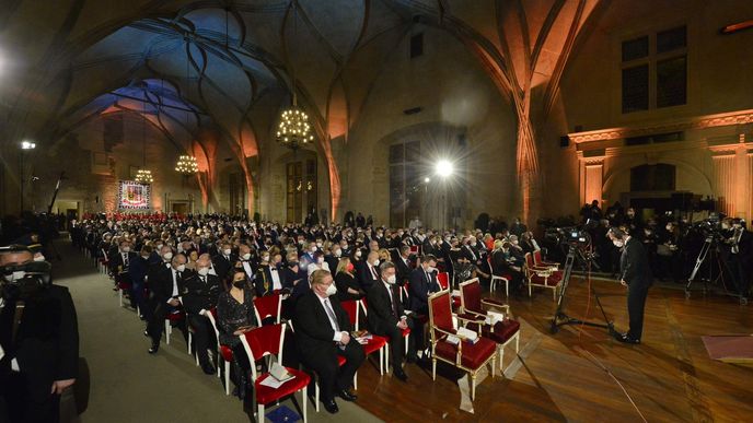 Miloš Zeman udělil státní vyznamenání za roky 2020 a 2021 na odloženém ceremoniálu, který se konal 7.3.2022