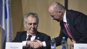 Prezident Zeman vystoupil na sněmu Svazu měst a obcí a pogratuloval ke znovuzvolení předsedovi Luklovi