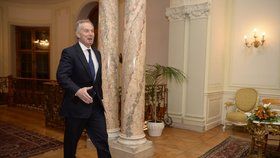 Expremiér Tony Blair při setkání s Milošem Zemanem v Lánech