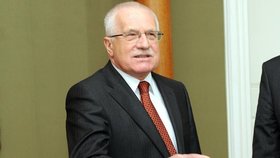 Setkali se po letech! Václav Klaus pozval na Hrad Miloše Zemana