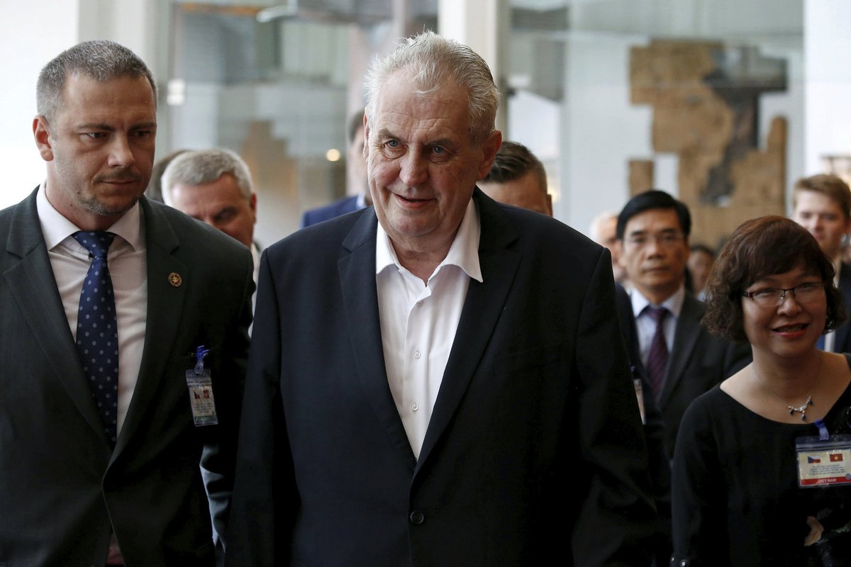 Miloš Zeman na česko-vietnamském ekonomickém fóru v Hanoji