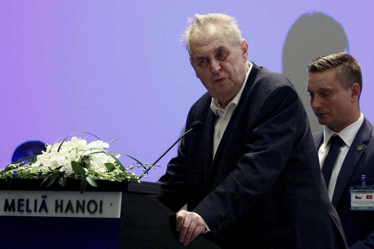 Miloš Zeman na česko-vietnamském ekonomickém fóru v Hanoji