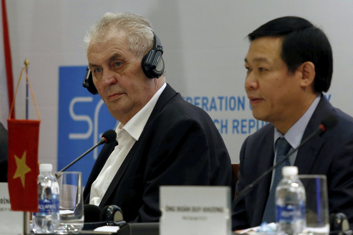 Miloš Zeman na česko-vietnamském ekonomickém fóru v Hanoji