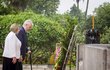 Miloš Zeman si na státní návštěvě Vietnamu zapálil doutník a setkal se s prezidentem  Tran Dai Quangem