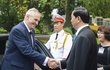 Miloš Zeman si na státní návštěvě Vietnamu zapálil doutník a setkal se s prezidentem  Tran Dai Quangem