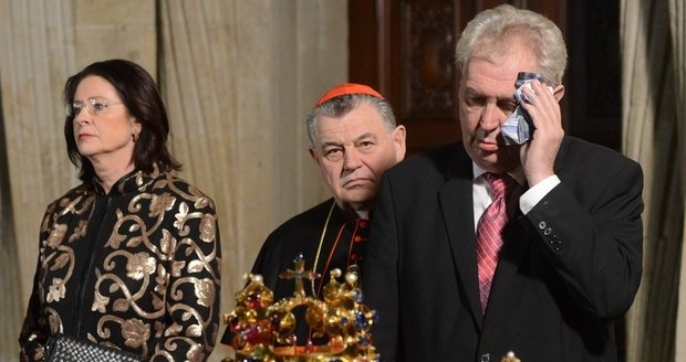 Miloš Zeman a jeho slavná viróza nad korunovačními klenoty