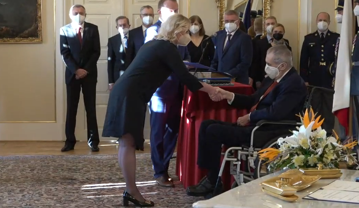 Prezident Miloš Zeman na zámku v Lánech jmenuje vládu Petra Fialy (17.12.2021)