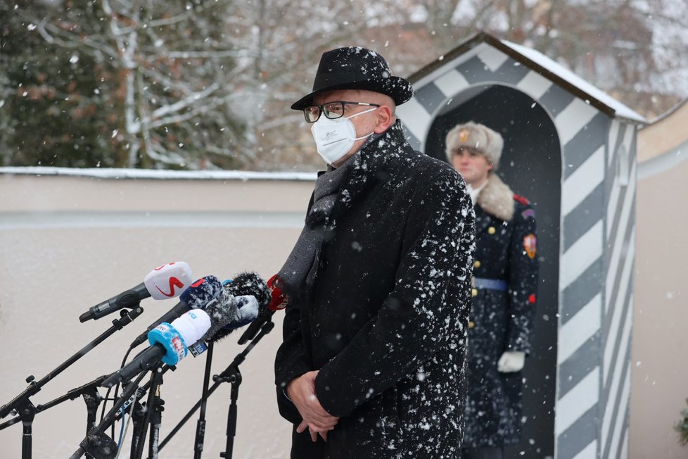 Kandidát na ministra pro evropské záležitosti Mikuláš Bek po jednání s prezidentem Milošem Zemanem v Lánech.