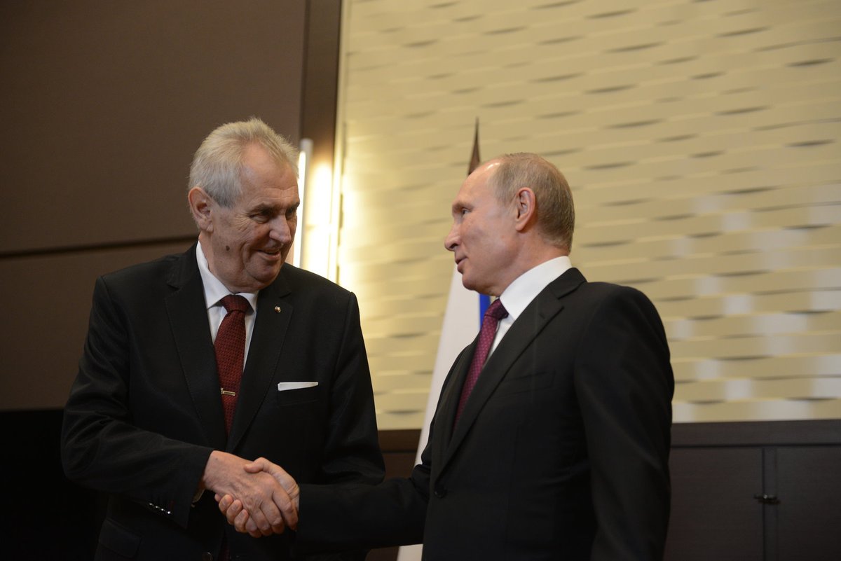 Miloš Zeman se v Soči setkal se svým ruským protějškem Vladimirem Putinem.