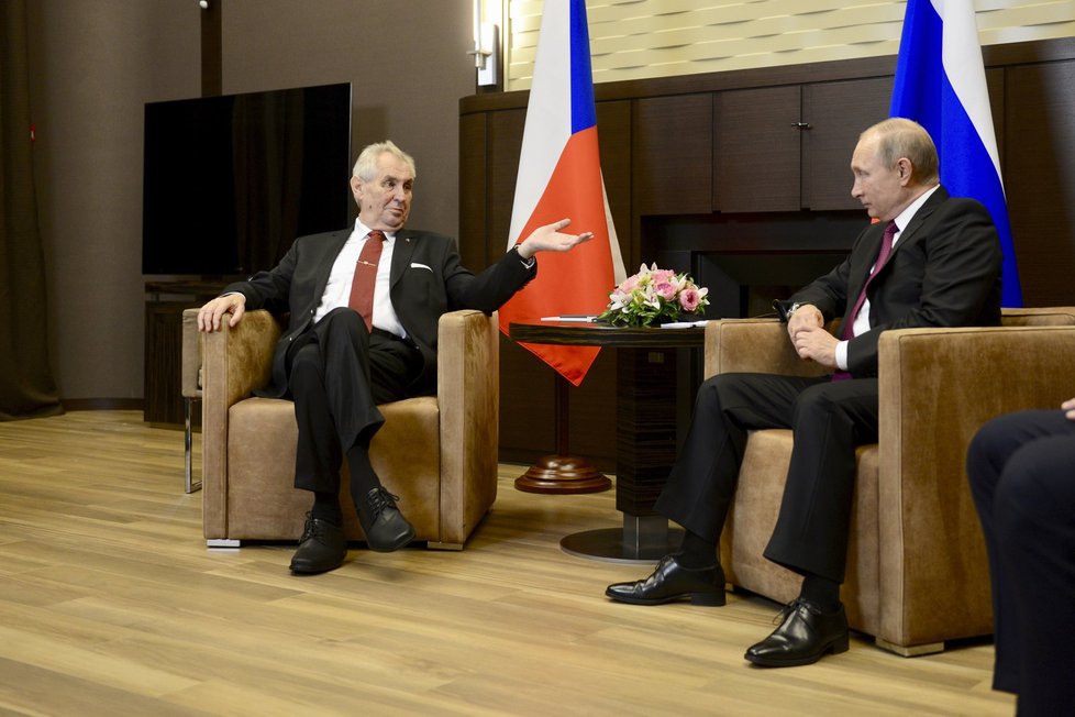 Miloš Zeman se v Soči setkal se svým ruským protějškem Vladimirem Putinem.