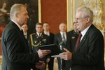 Miloš Zeman dnes na Pražském Hradě jmenoval svého prvního ministra Vlastimila Picka